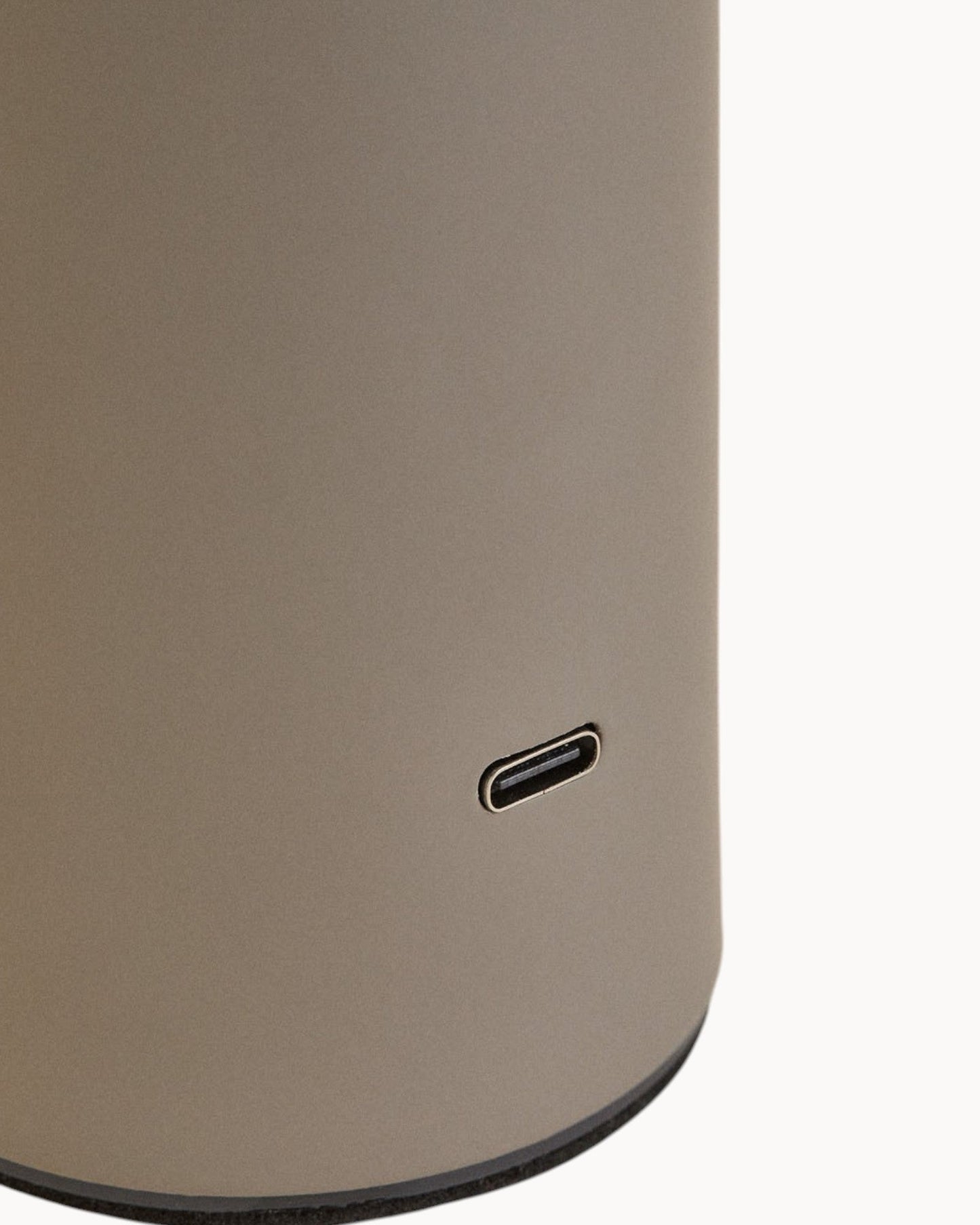 Loentia – Modern 21 cm Cordless LED Table Lamp