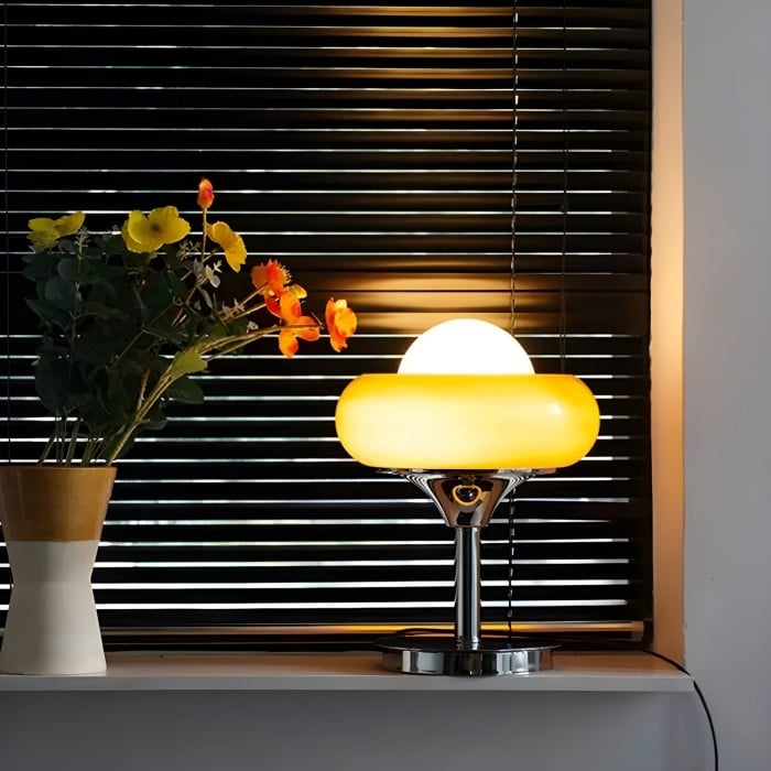 Laurent Bauhaus Egg Tart Table Lamp