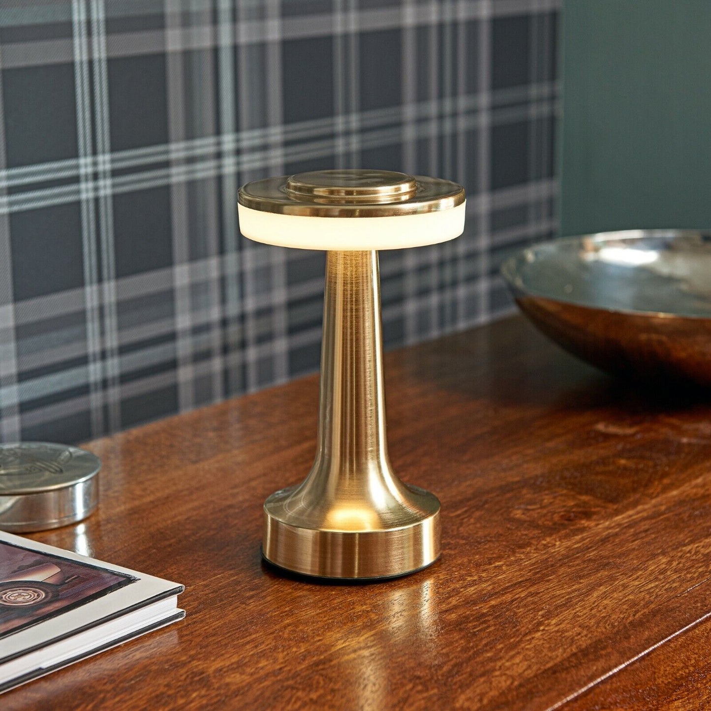 Vintage-Inspired Bar Table Lamp