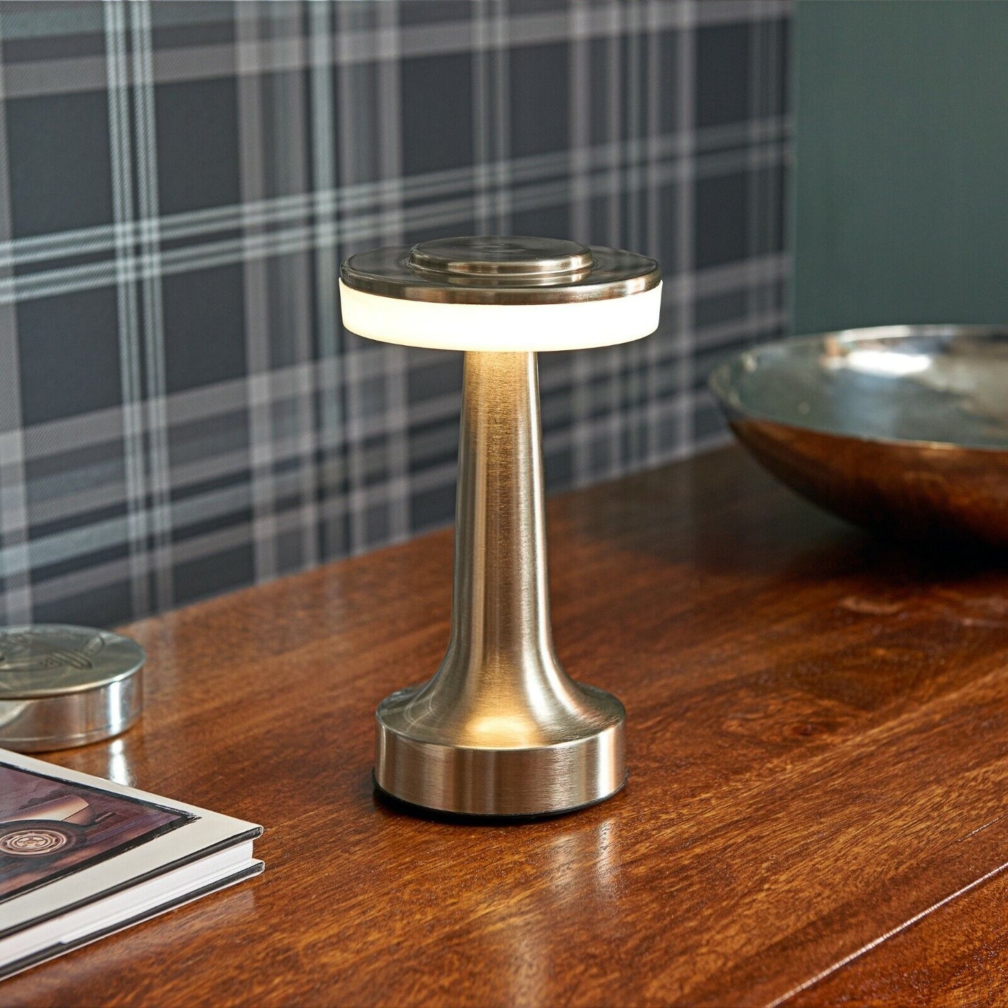 Vintage-Inspired Bar Table Lamp